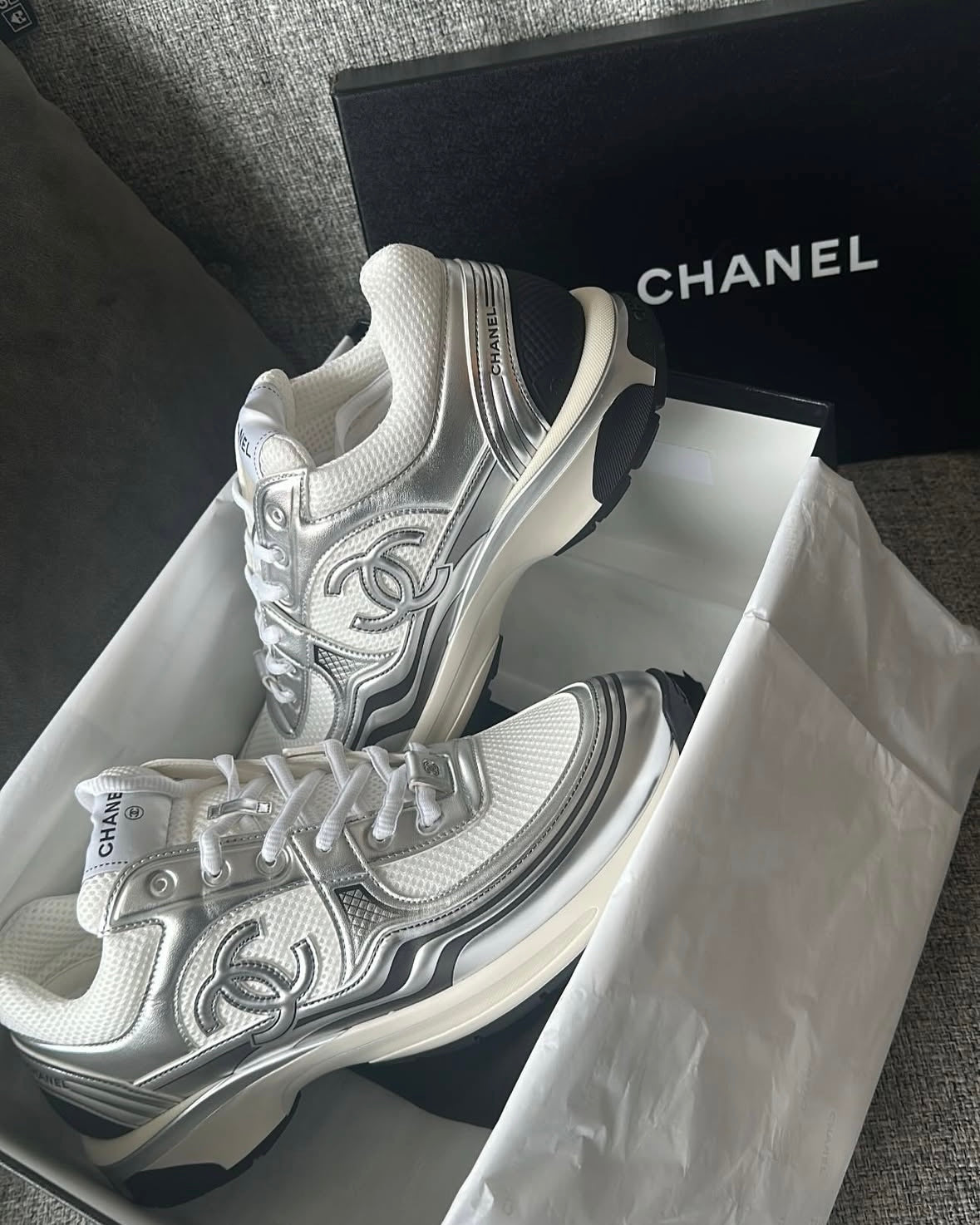 White & Silver Runner Trainers