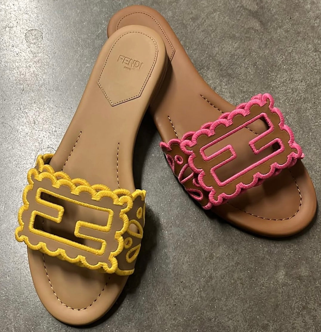 Baguette Scalloped Edge Flat Sandals
