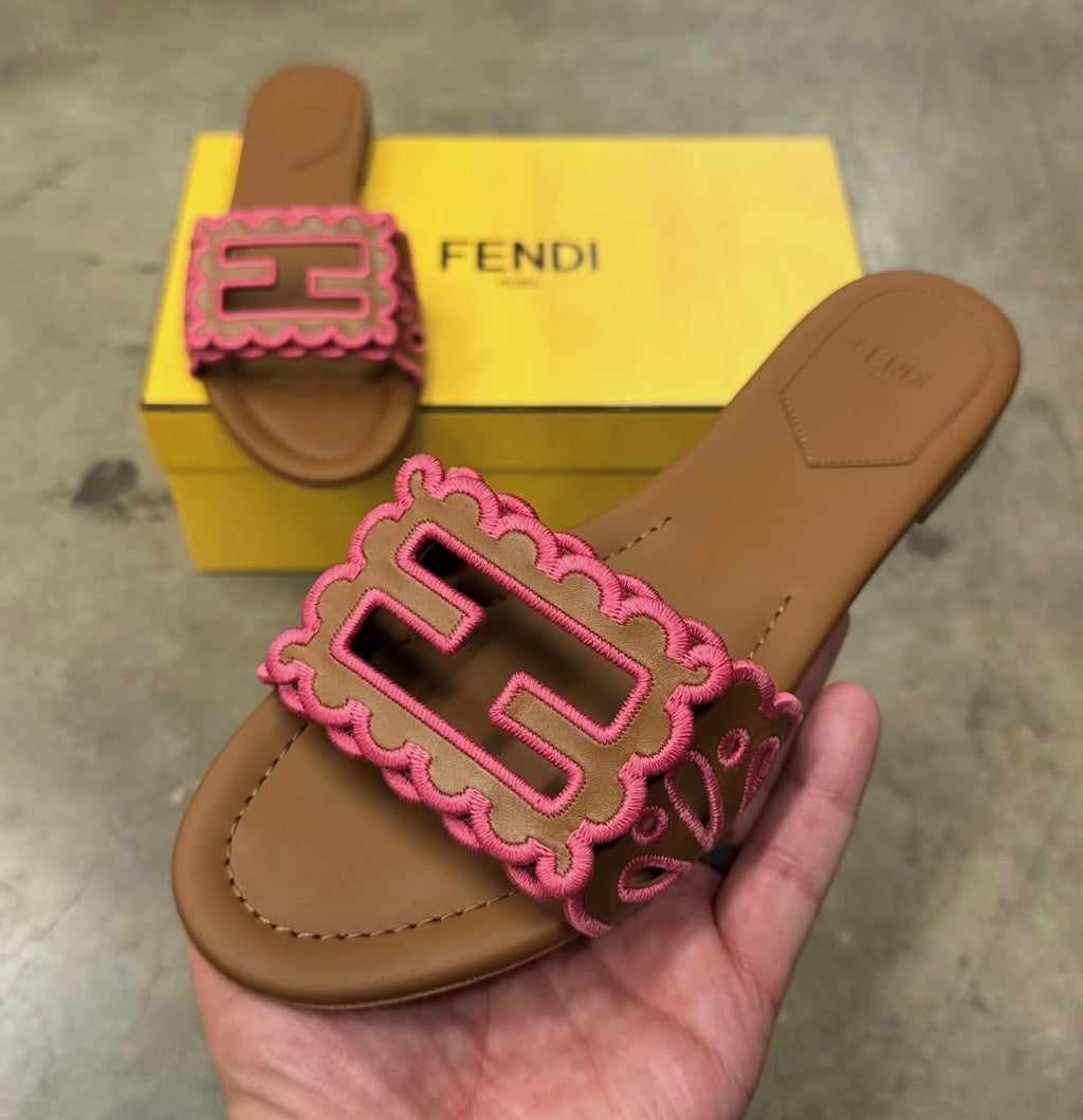 Baguette Scalloped Edge Flat Sandals